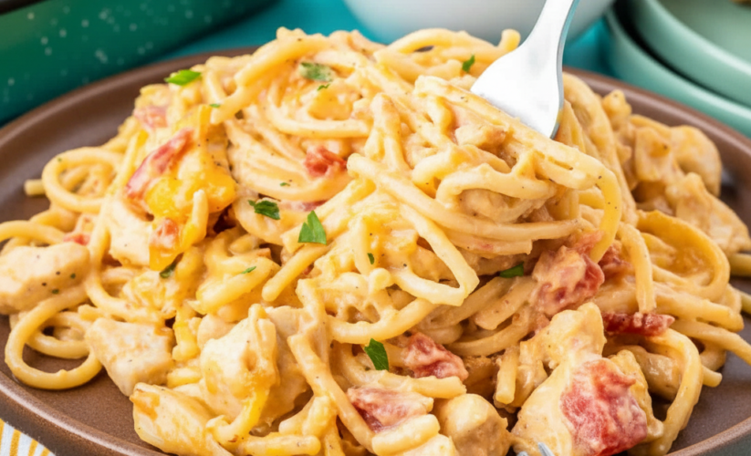 Cheesy Chicken Spaghetti with Rotel